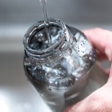 Kriimustuskindel joogipudel 500 ml hall läbipaistev plastik