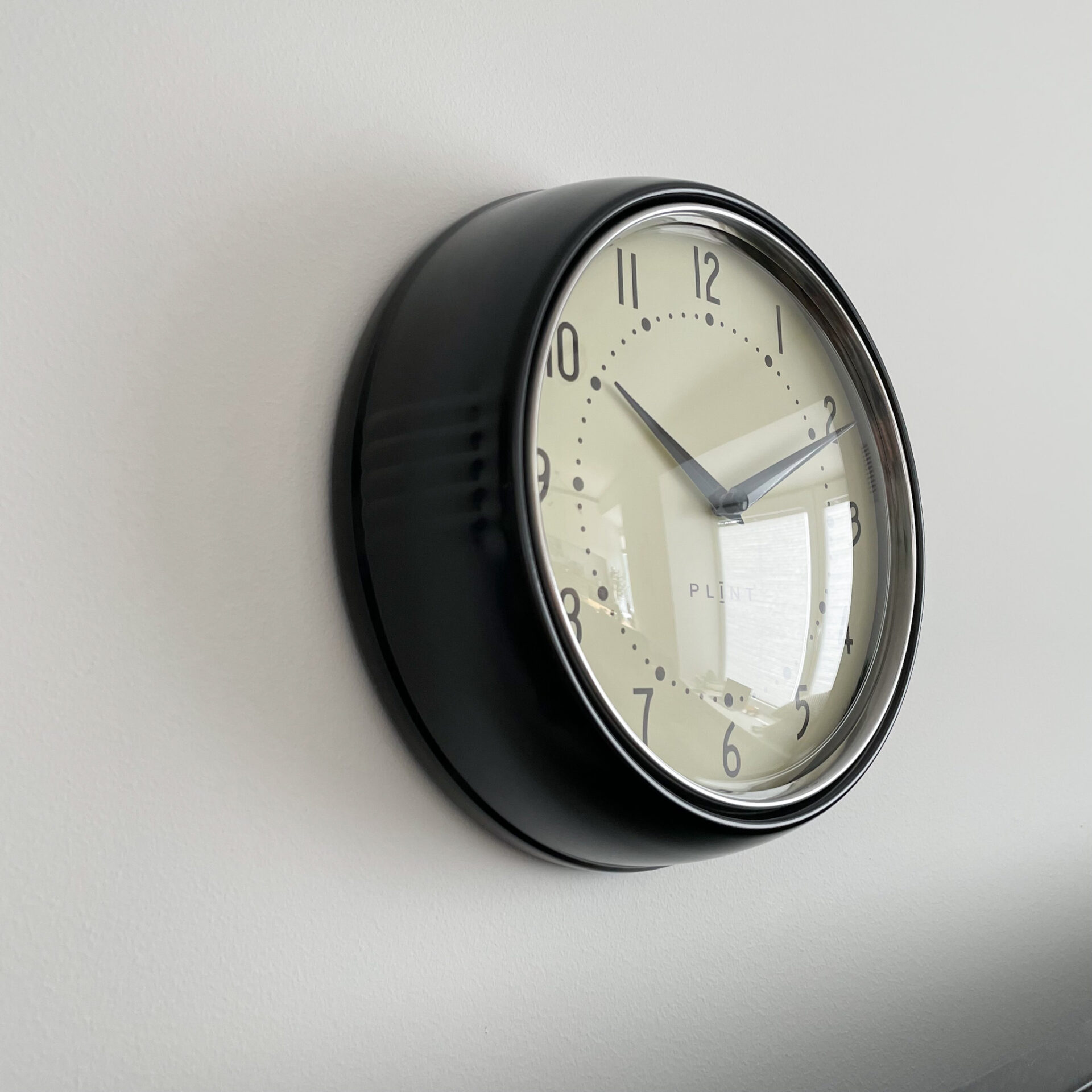 Wall clock Retro – black